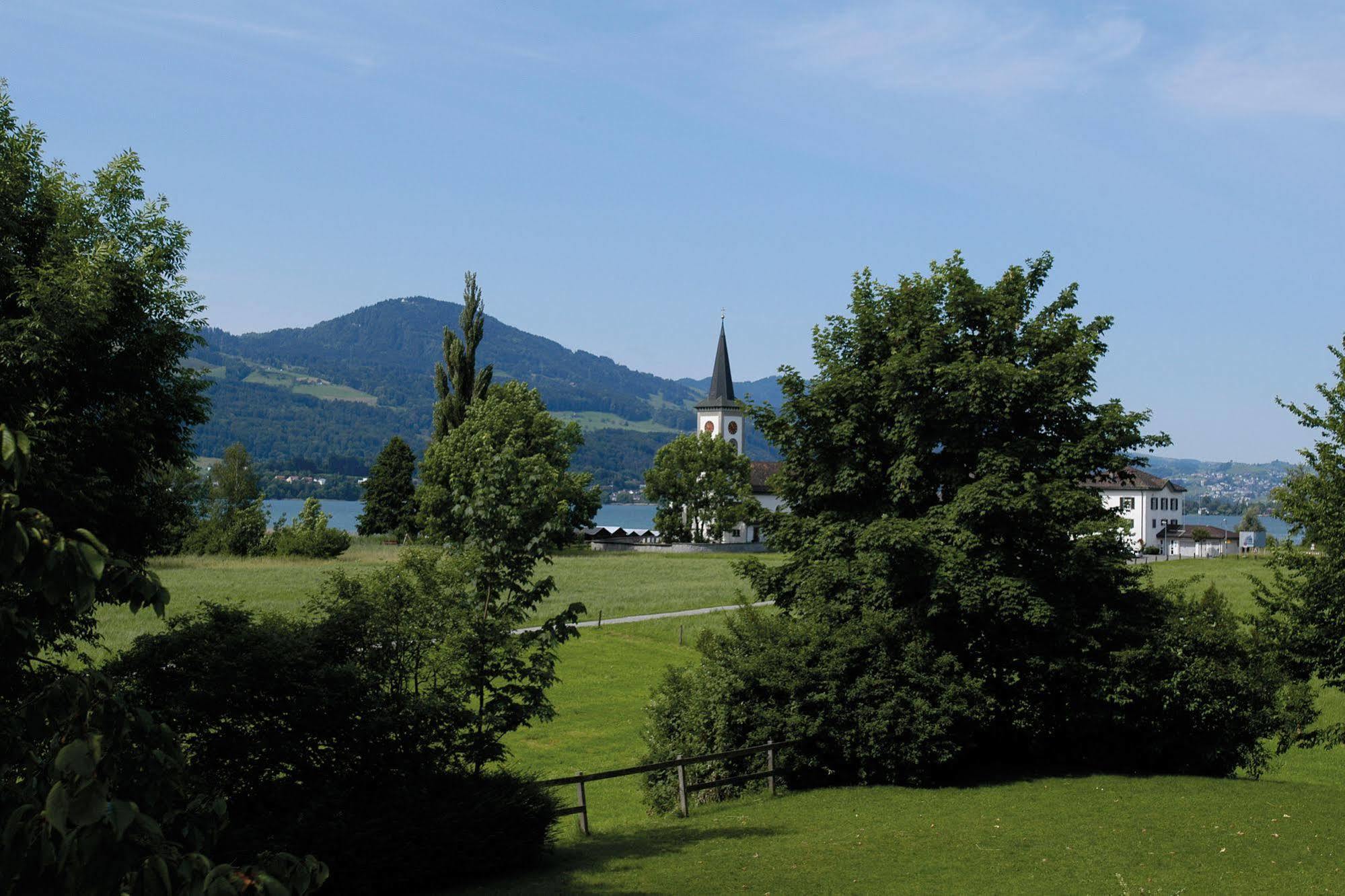 Rapperswil-Jona Youth Hostel Buitenkant foto